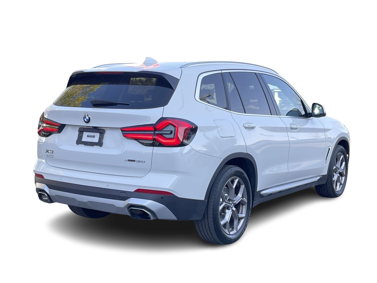 Used 2022  BMW XDrive30i - Premium Essential Package image 11