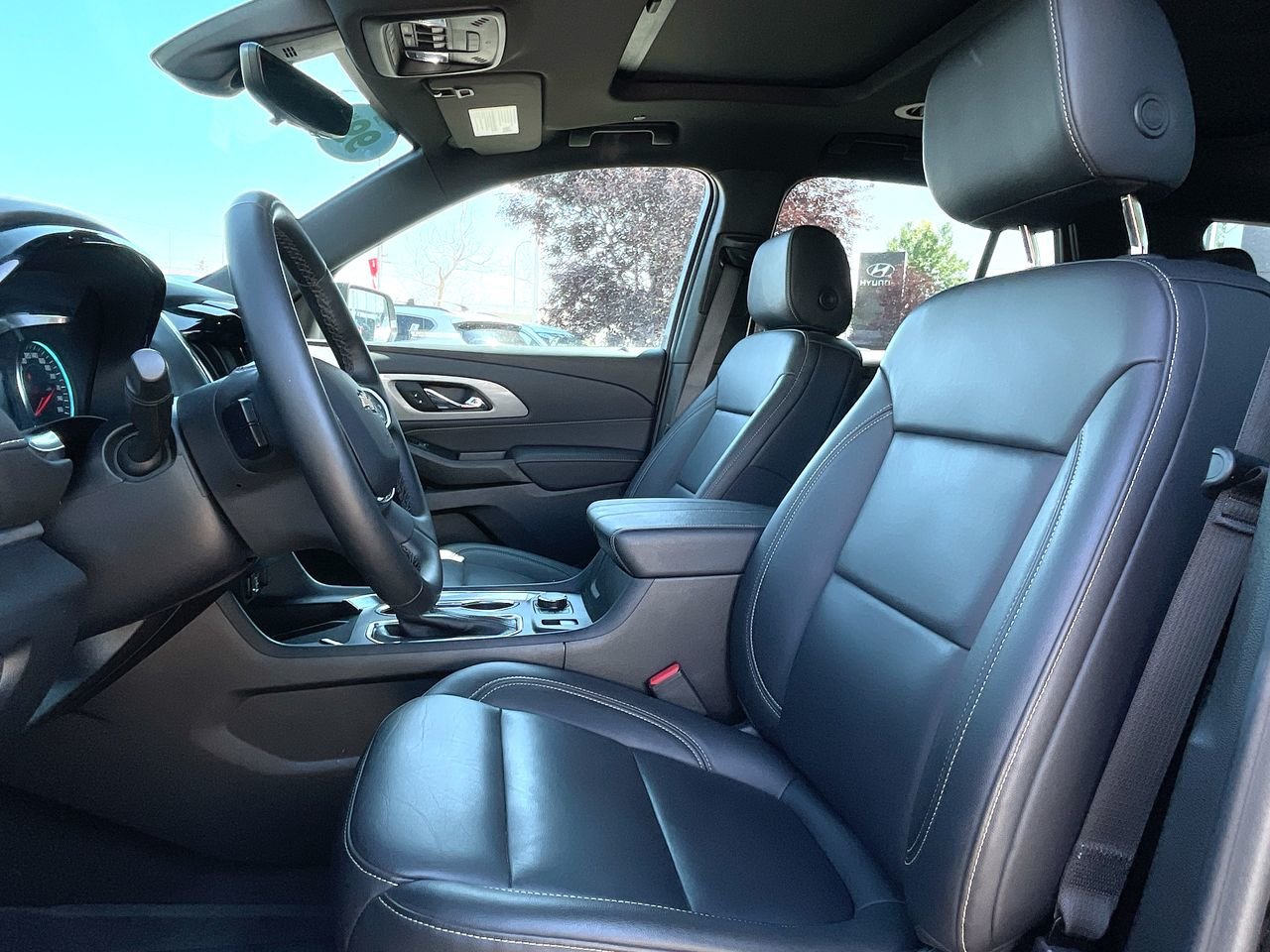 Used 2023  Chevrolet AWD LT True North, 7 Passenger image 19
