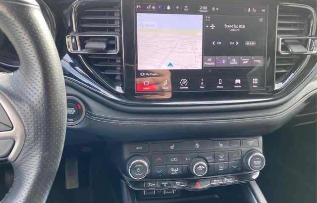 Used 2022  Dodge SXT AWD, Apple Carplay/Android Auto, Navigation image 2