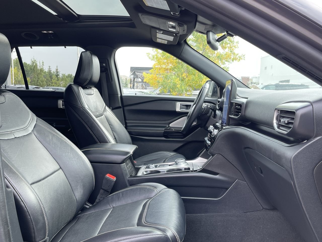 Used 2021  Ford ST, 7 Passenger Seating image 34
