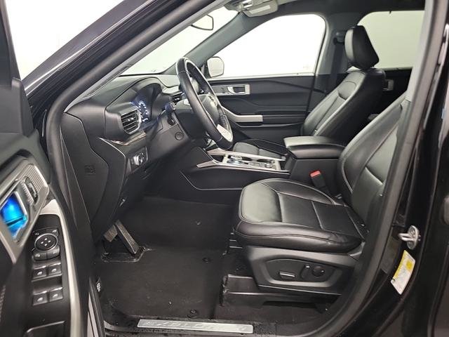 Used 2021  Ford Limited, 6 Passenger image 5