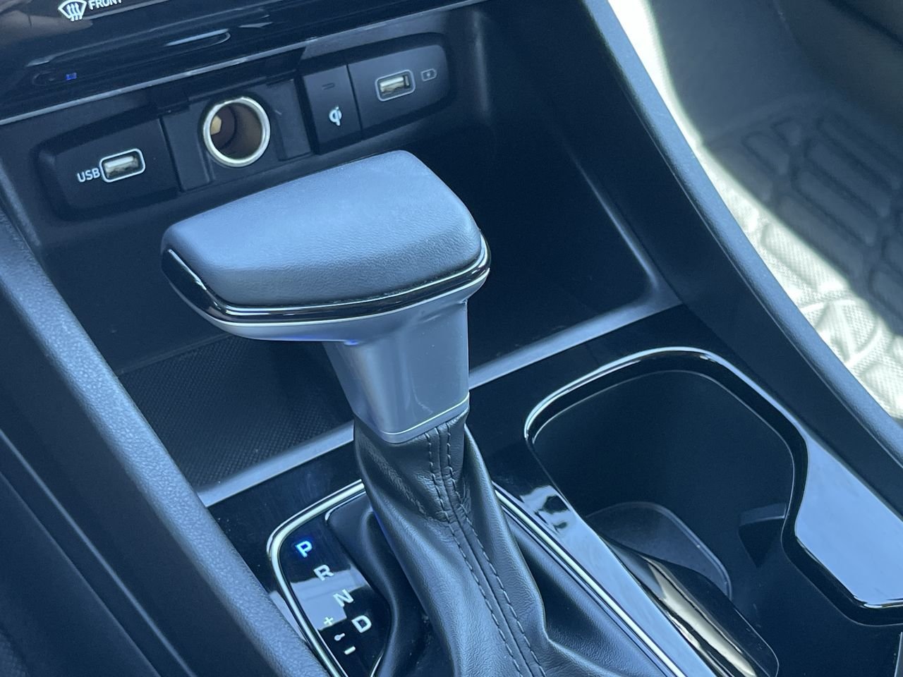 Used 2022  Hyundai AWD 2.5L Preferred w/ Trend Pkg image 27
