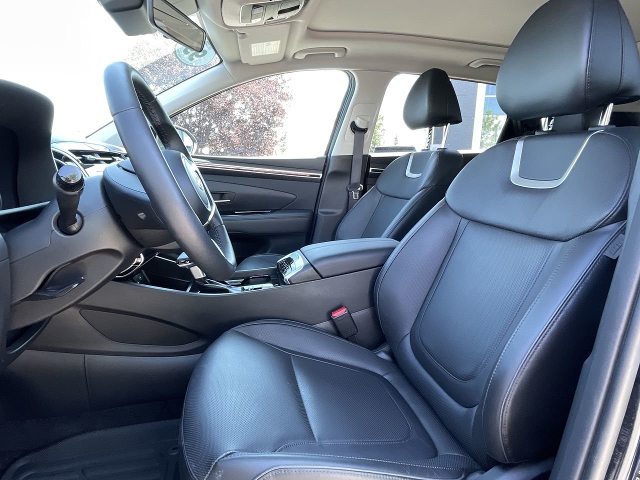 Used 2022  Hyundai AWD 2.5L Preferred w/ Trend Pkg image 19