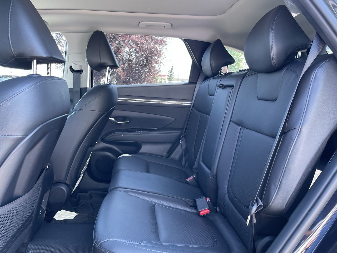 Used 2022  Hyundai AWD 2.5L Preferred w/ Trend Pkg image 30