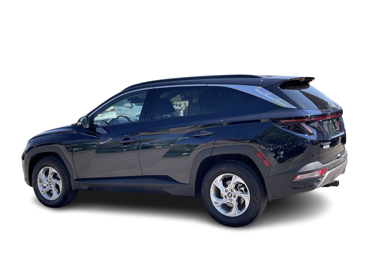 Used 2022  Hyundai AWD 2.5L Preferred w/ Trend Pkg image 6