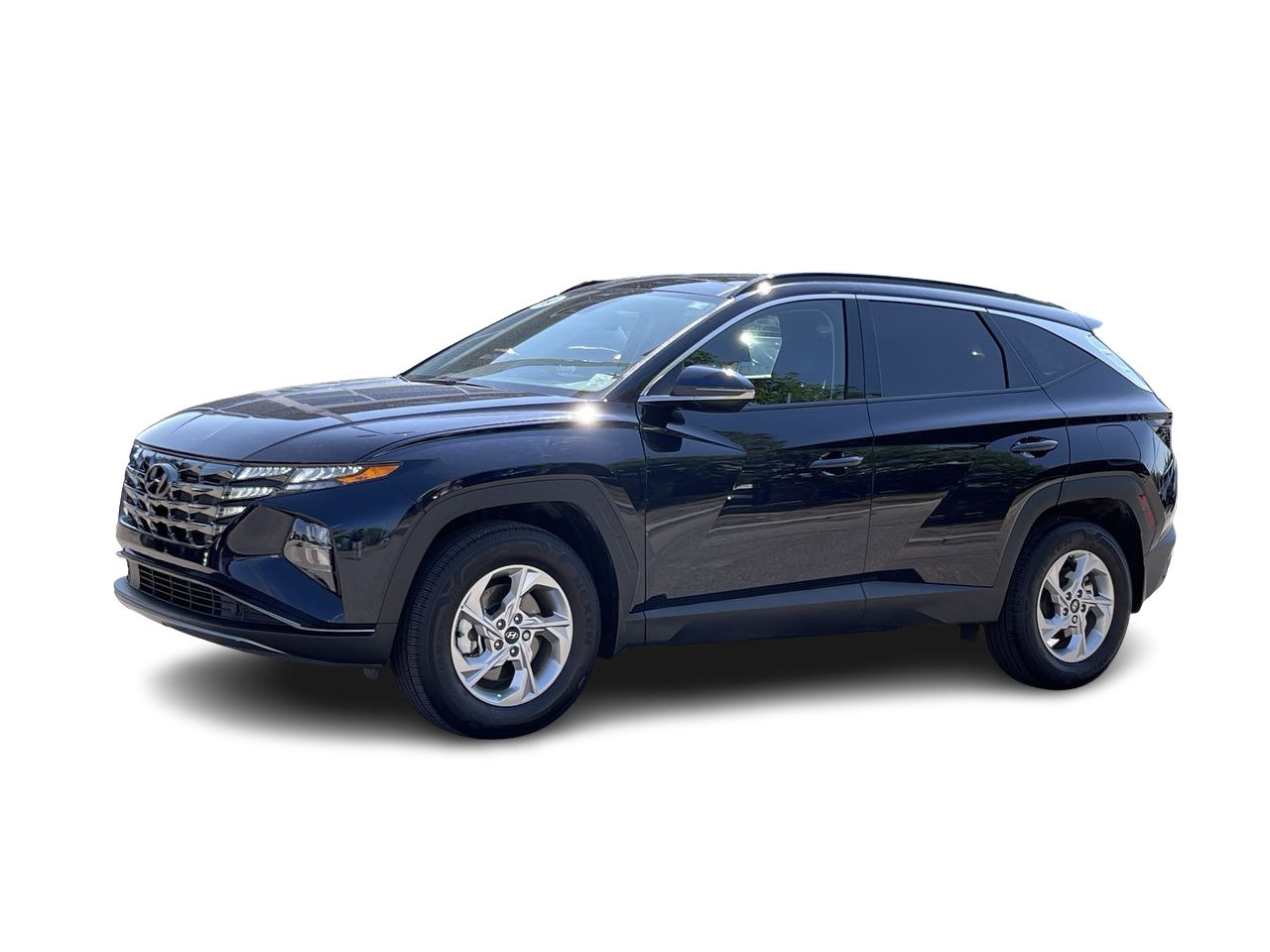 Used 2022  Hyundai AWD 2.5L Preferred w/ Trend Pkg image 4