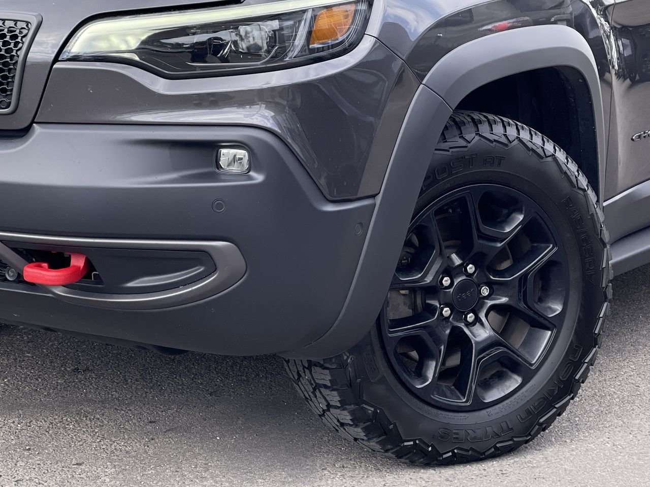 Used 2020  Jeep 4x4 Trailhawk W/ Panoramic Sunroof image 5