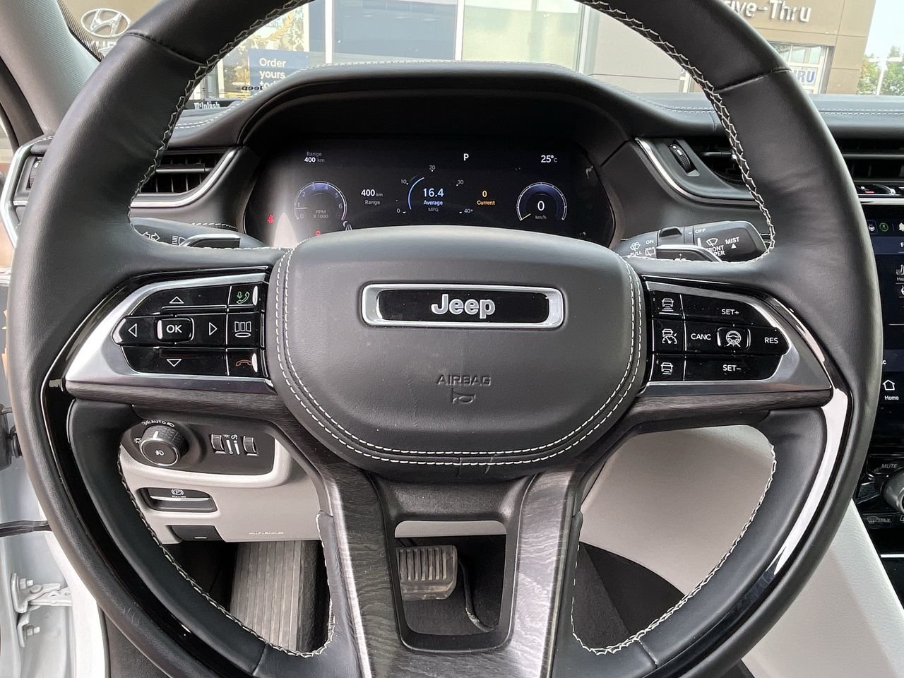 Used 2021 Bright White / Black Jeep L 4x4 V6 Overland, 7 Passenger, Leather image 22