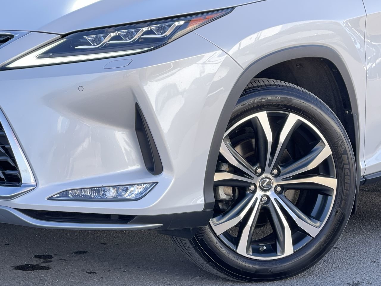 Used 2022  Lexus 350 AWD, Leather, Navi image 18