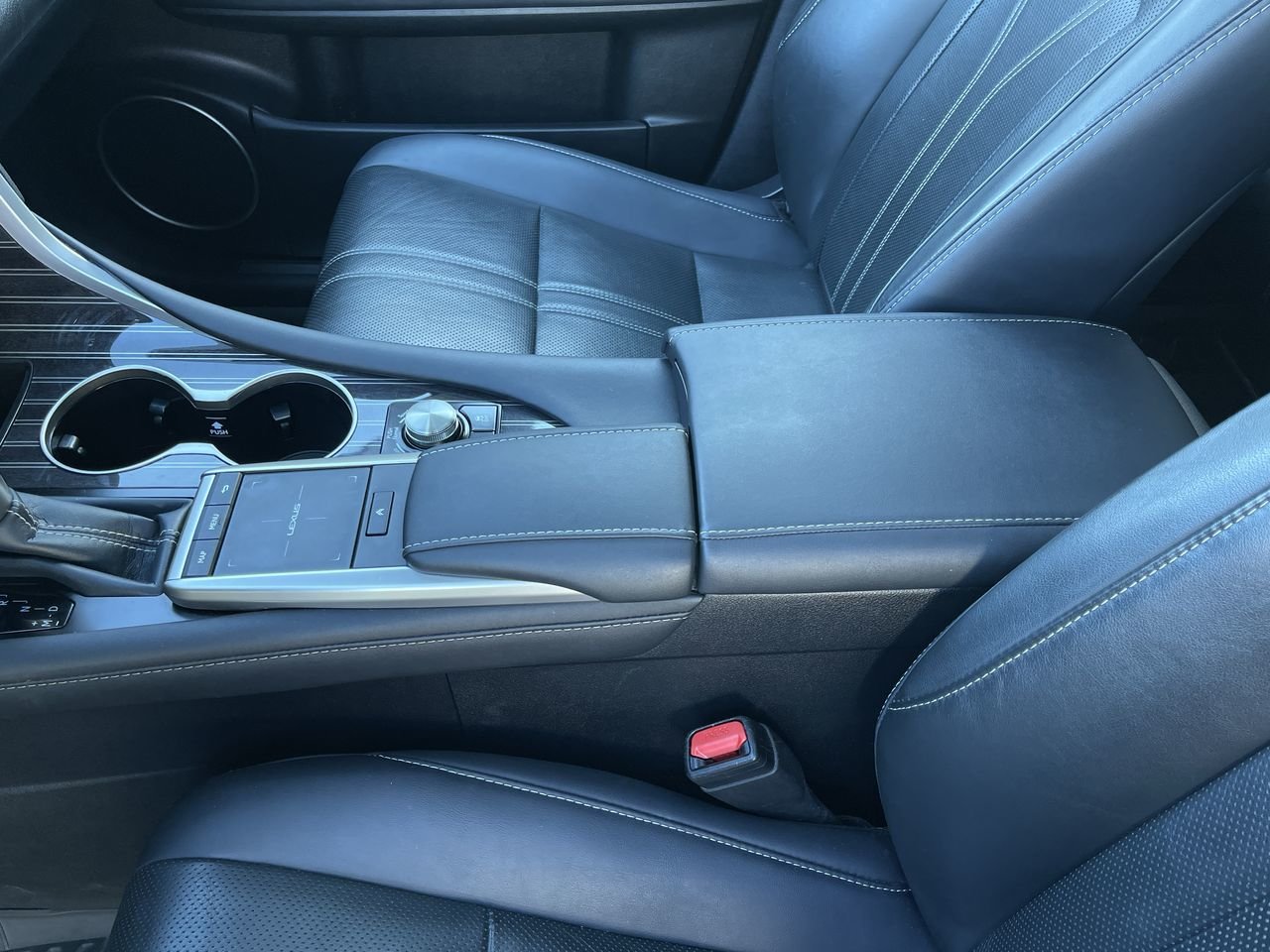 Used 2022  Lexus 350 AWD, Leather, Navi image 29