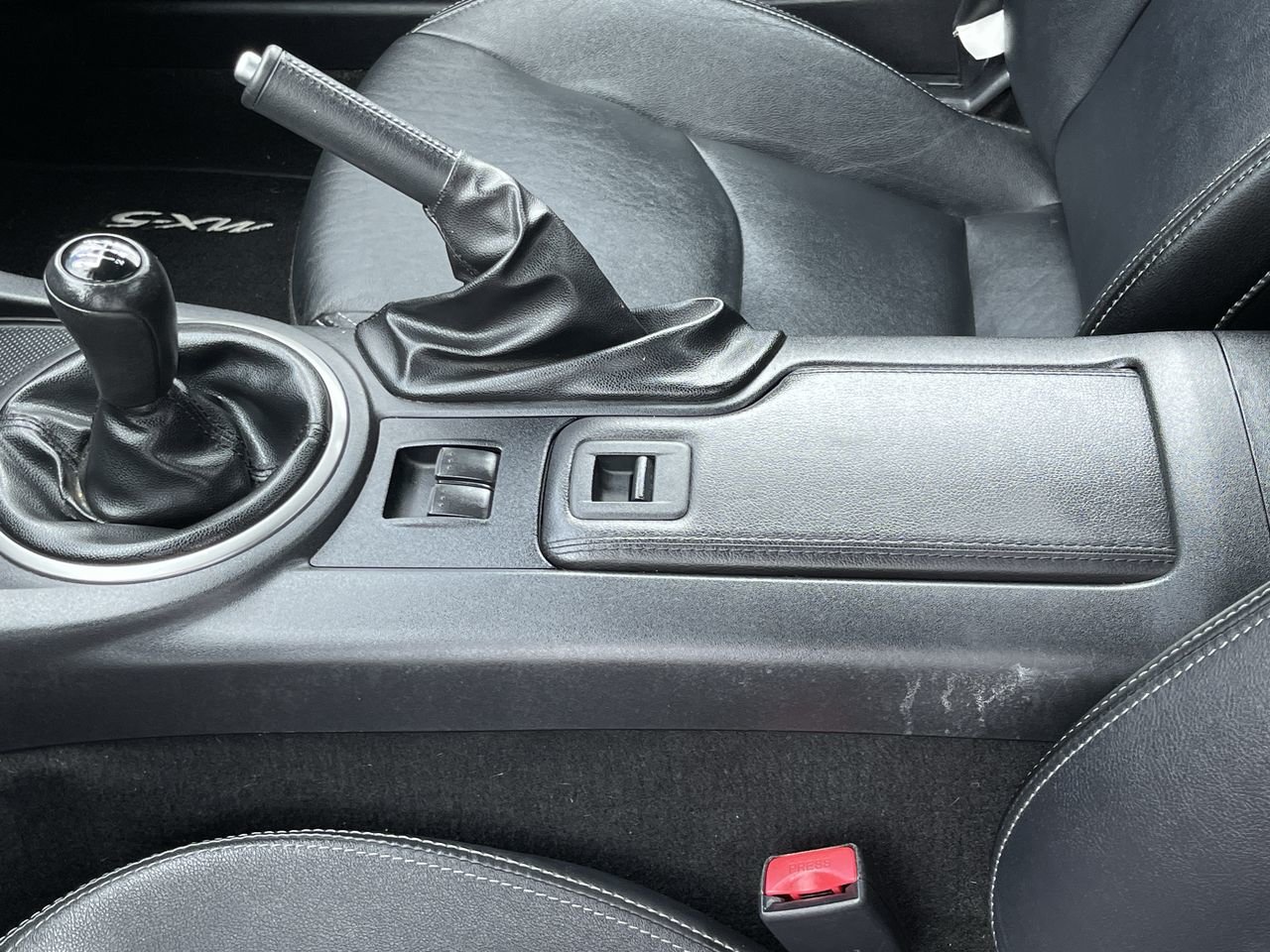 Used 2014  Mazda Miata, GT Convertible 2 passenger 5sp image 27