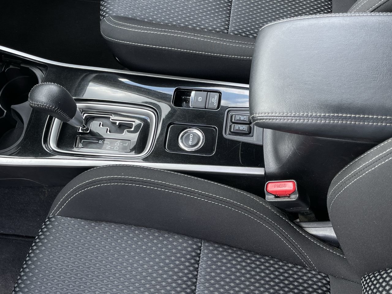 Used 2019  Mitsubishi ES 4WD, Heated Seats, Backup Camera image 27