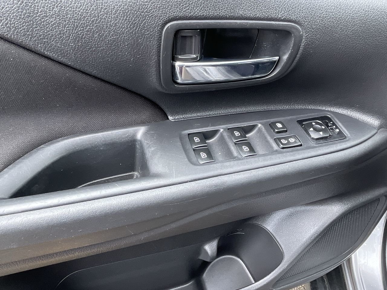 Used 2019  Mitsubishi ES 4WD, Heated Seats, Backup Camera image 20