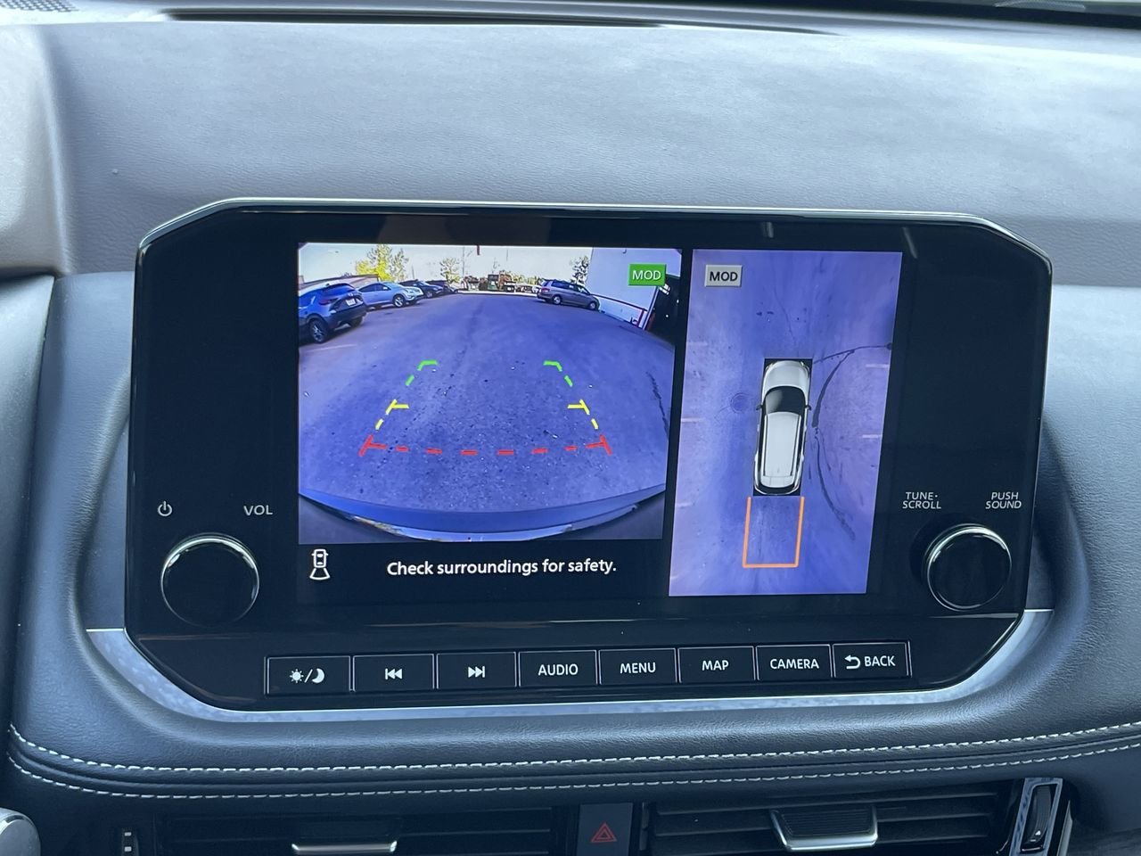 Used 2022  Nissan Platinum CVT image 25