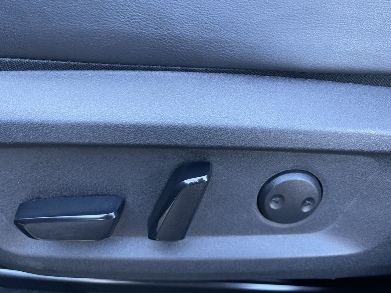 Used 2022  Nissan Platinum CVT image 20