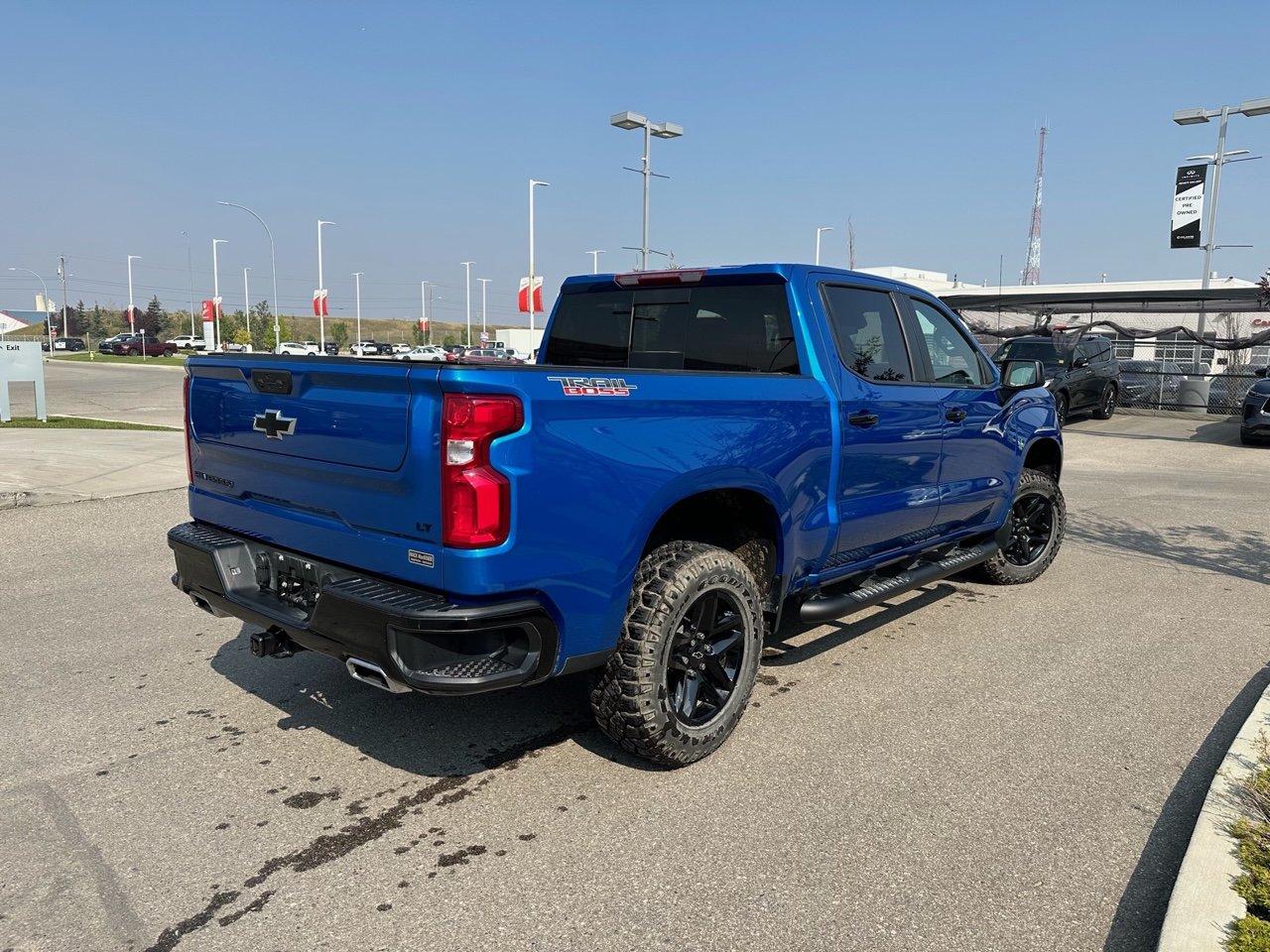 Used 2022 Northsky Blue (MET) Chevrolet Ltd Crew Cab 4x4 Custom Trail Boss / Standard Box image 4