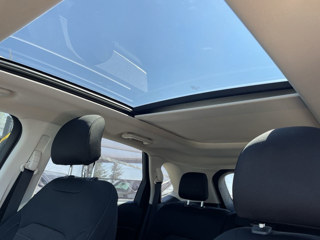 Used 2019  Ford SEL - AWD image 30