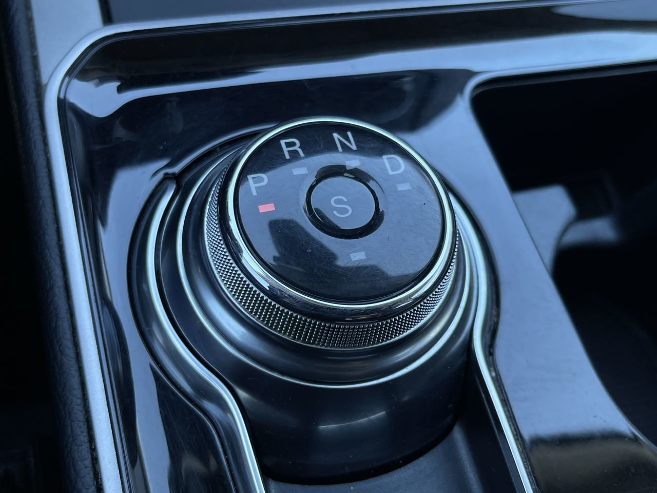 Used 2019  Ford SEL - AWD image 28