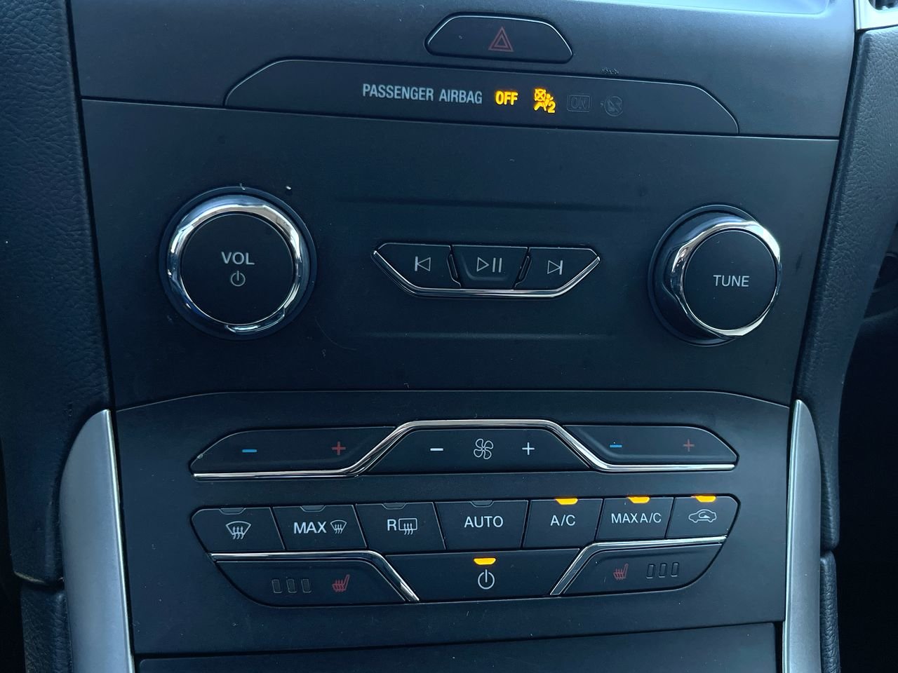 Used 2019  Ford SEL - AWD image 27