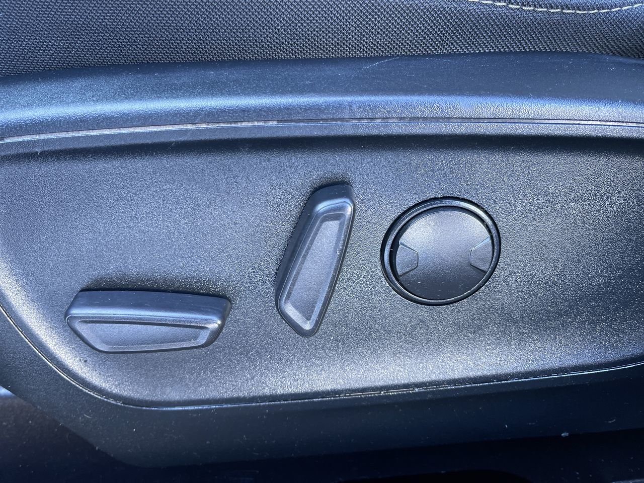 Used 2020 Agate Black (MET) Ford SE AWD image 20