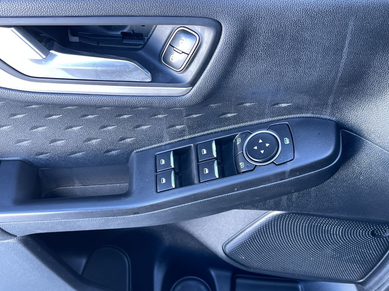 Used 2020 Agate Black (MET) Ford SE AWD image 21