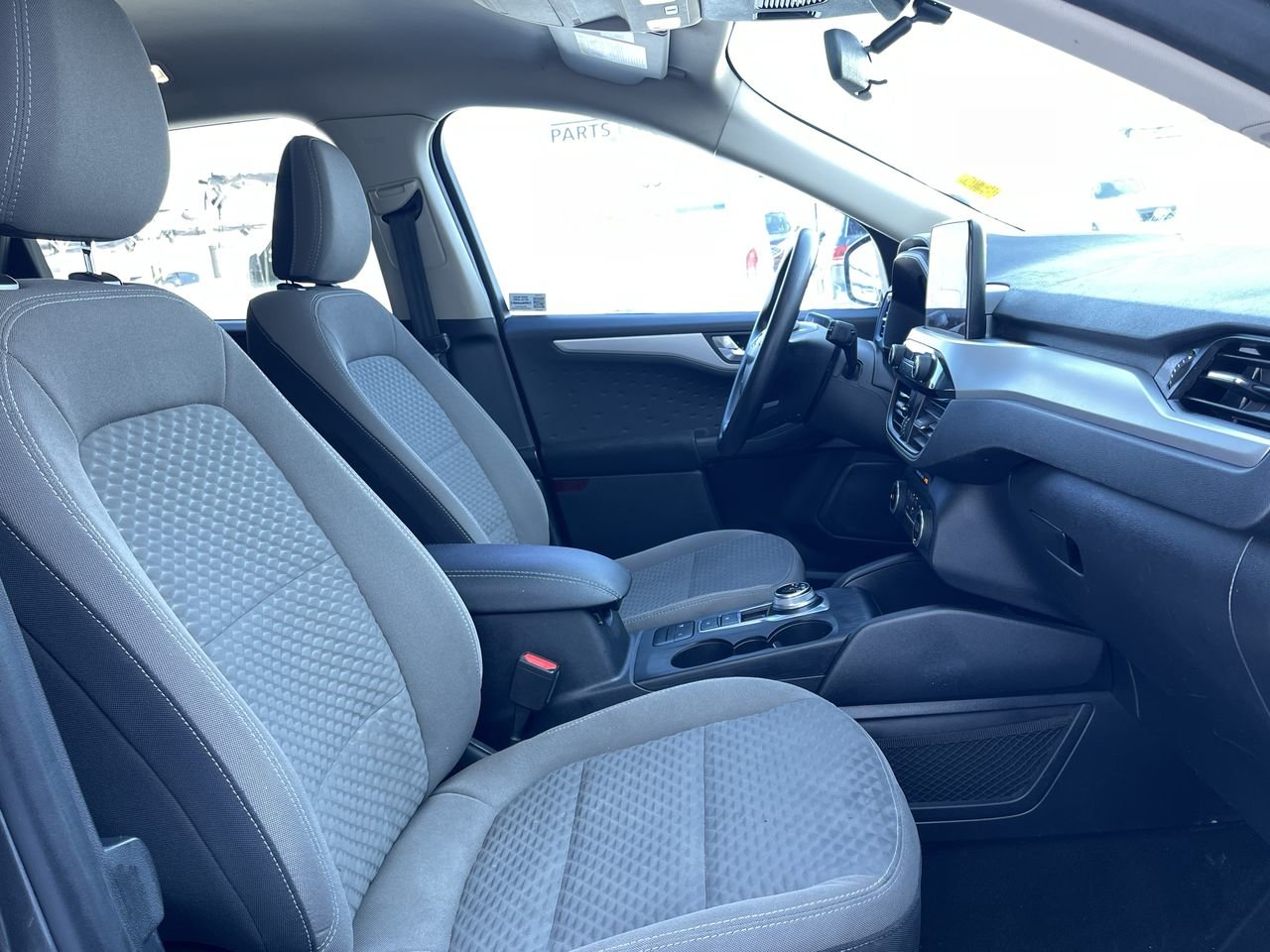 Used 2020 Agate Black (MET) Ford SE AWD image 31