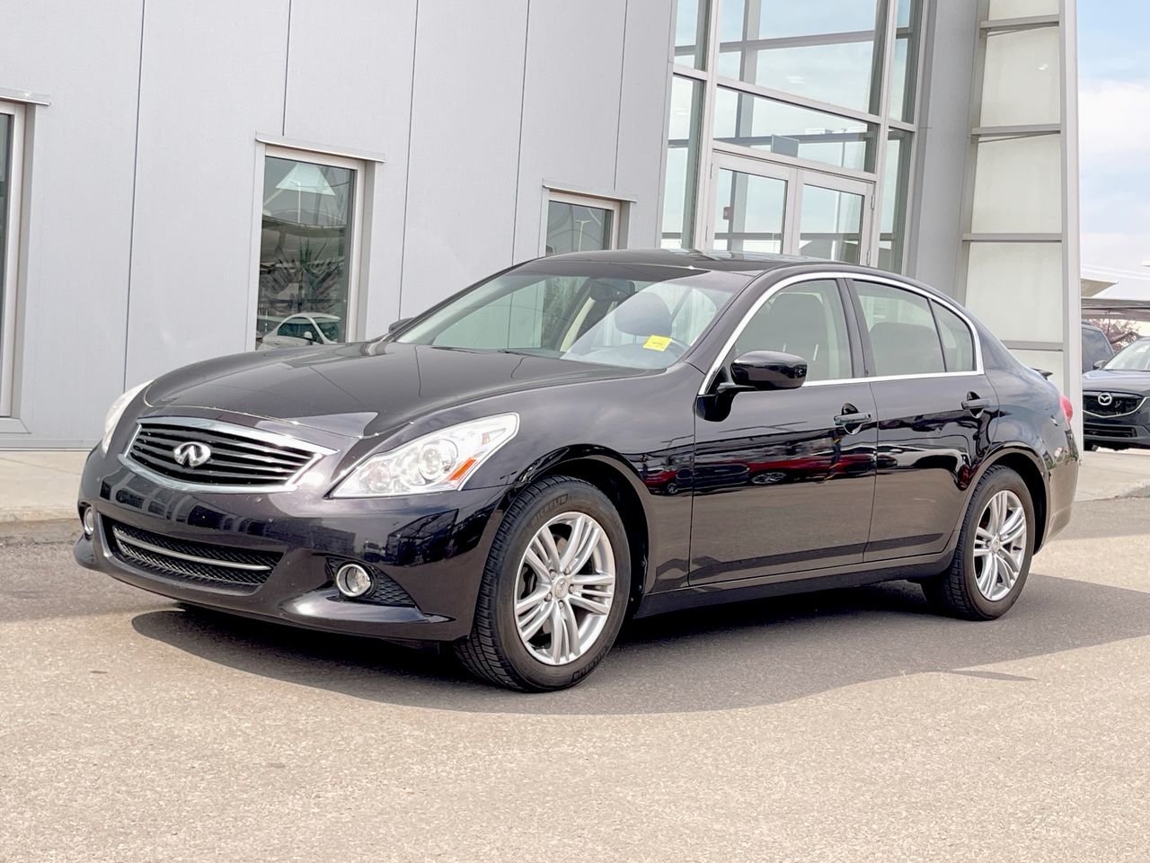 Used 2013 Malbec Black INFINITI Sedan AWD Sport image 3