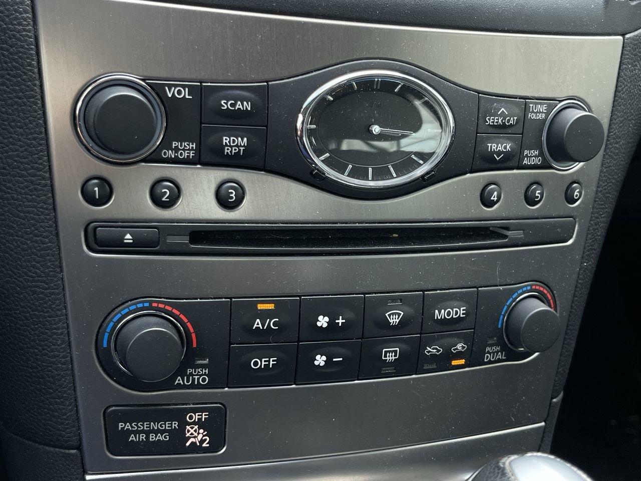 Used 2013 Malbec Black INFINITI Sedan AWD Sport image 13