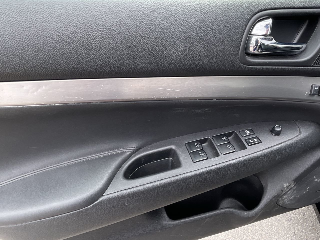 Used 2013 Malbec Black INFINITI Sedan AWD Sport image 8