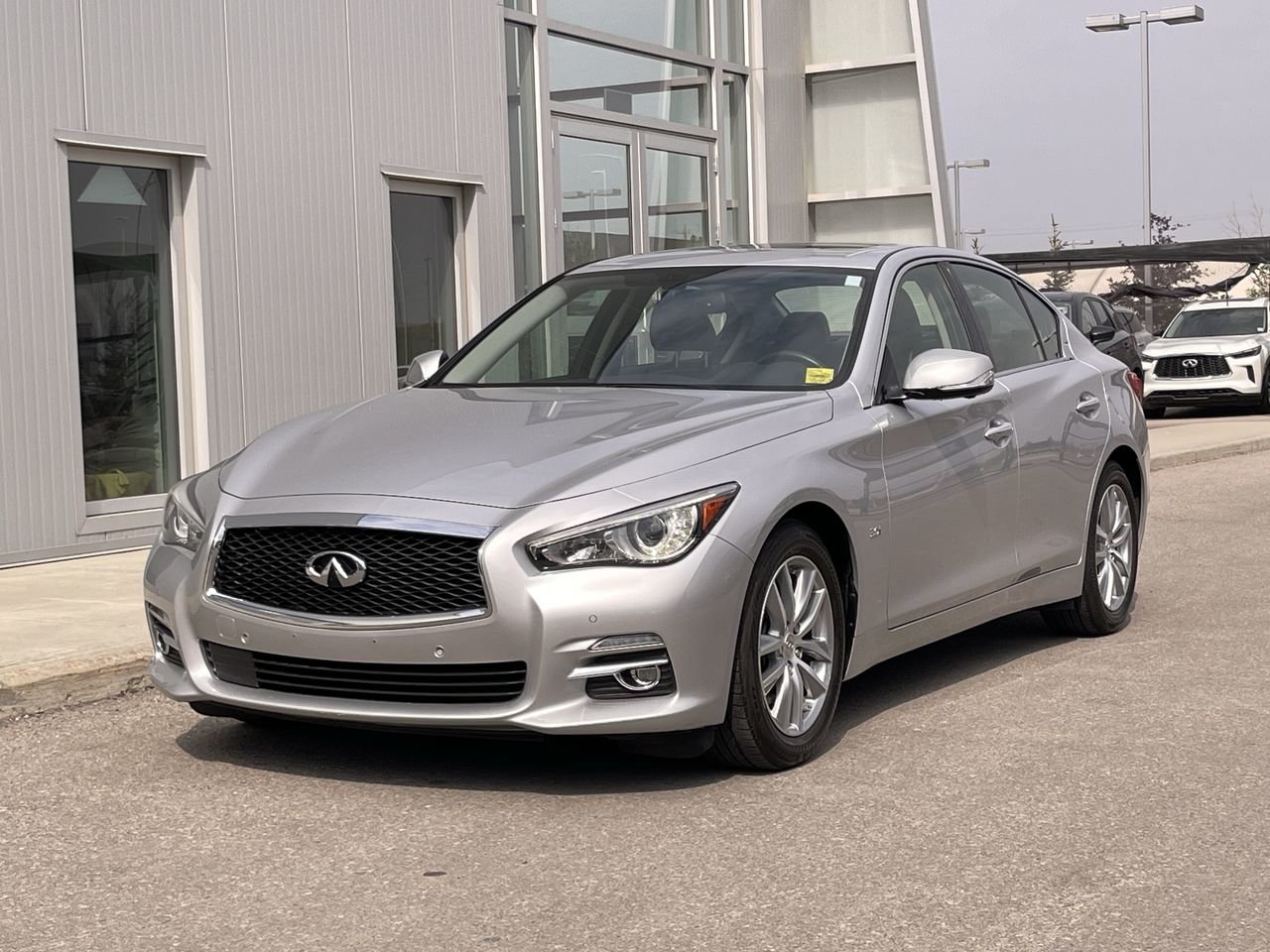 Used 2017 Platinum Ice Met INFINITI 3.0T AWD image 2