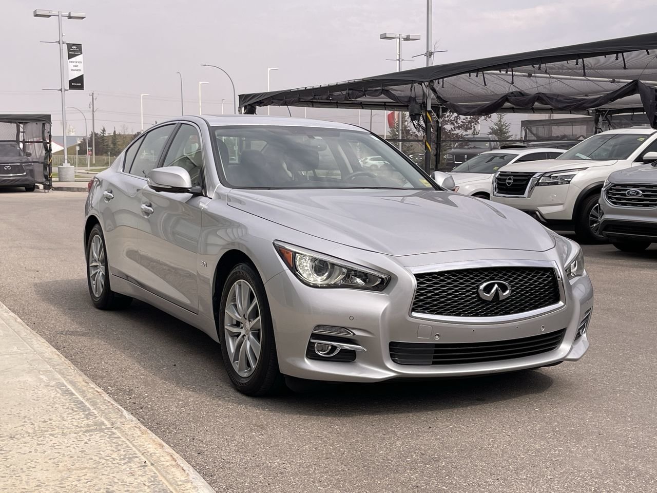 Used 2017 Platinum Ice Met INFINITI 3.0T AWD image 16
