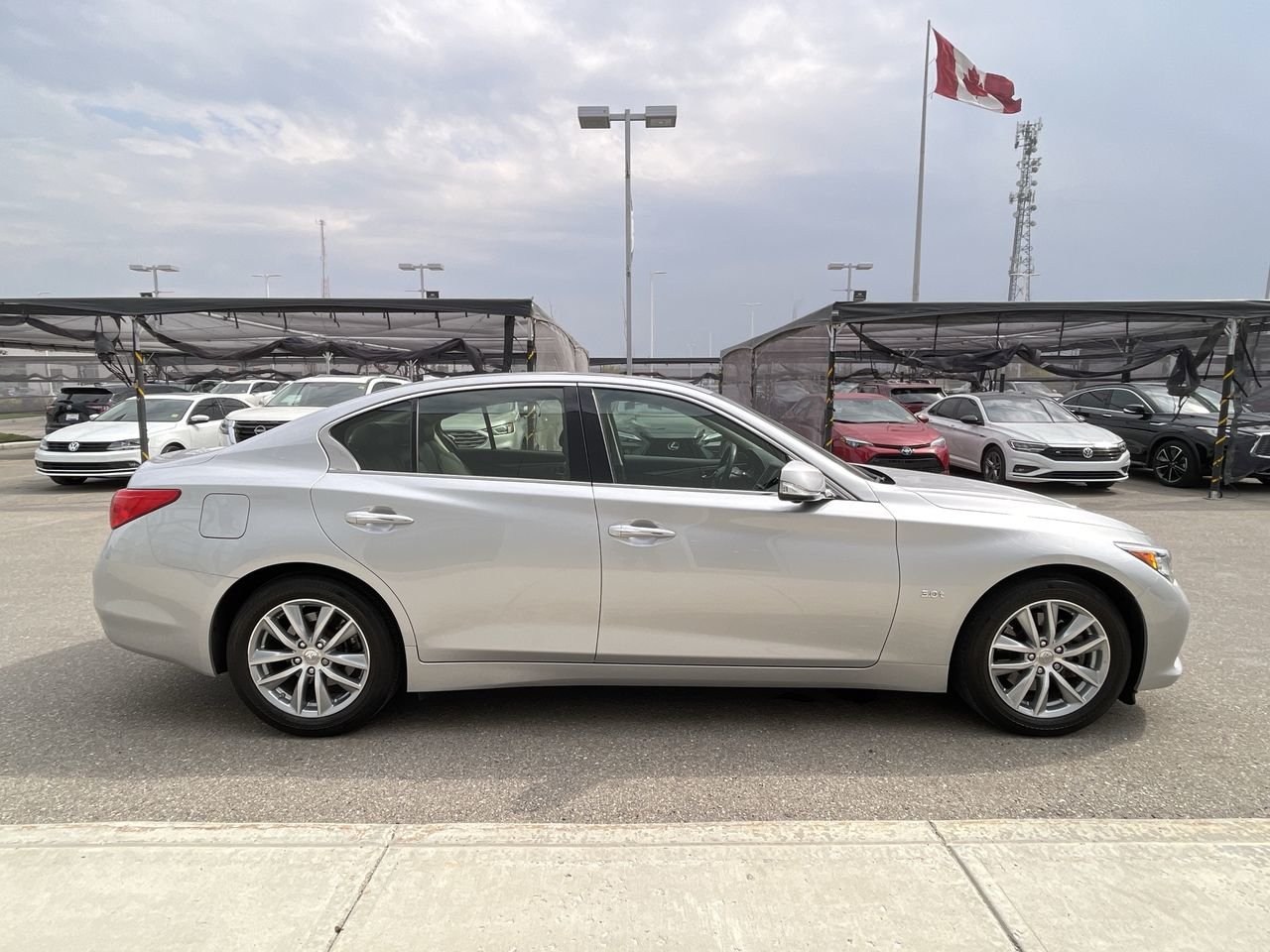 Used 2017 Platinum Ice Met INFINITI 3.0T AWD image 13