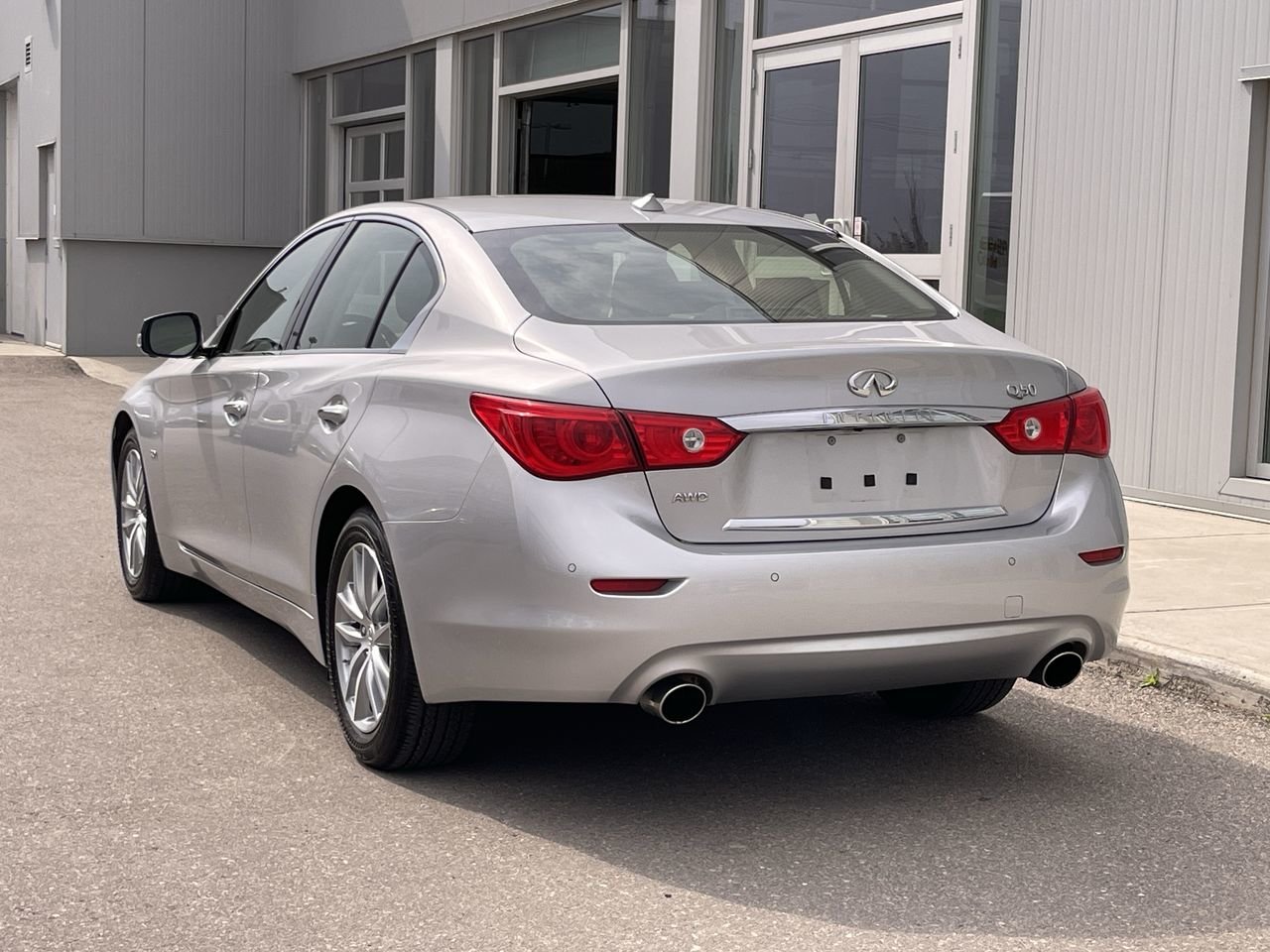 Used 2017 Platinum Ice Met INFINITI 3.0T AWD image 8