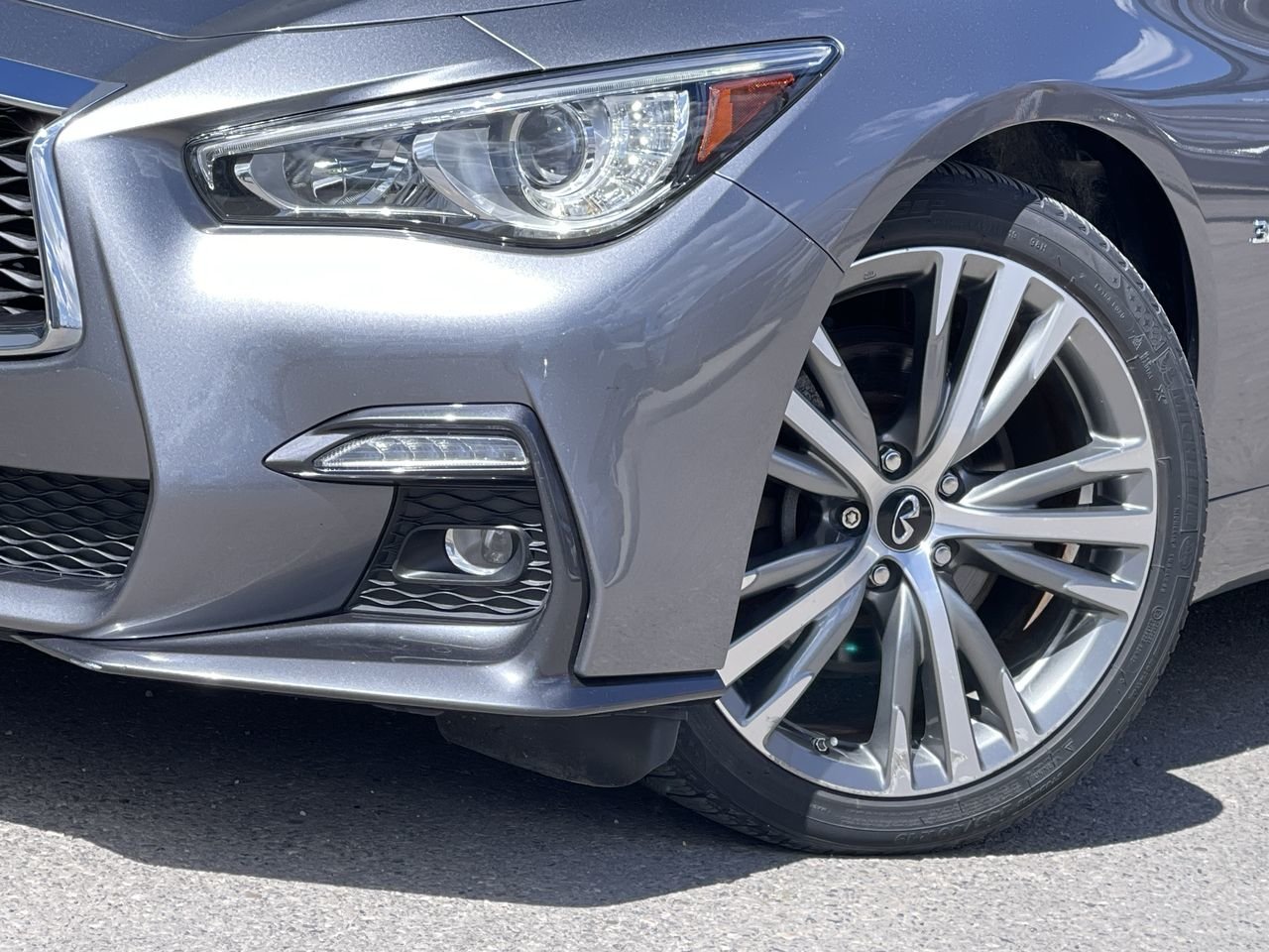Used 2019 Graphite Shadow Met INFINITI 3.0T AWD Signature Edition image 18