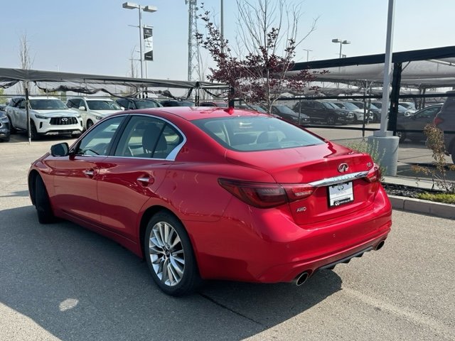 Used 2021 Dynamic Sunstone Red Met INFINITI LUXE image 3