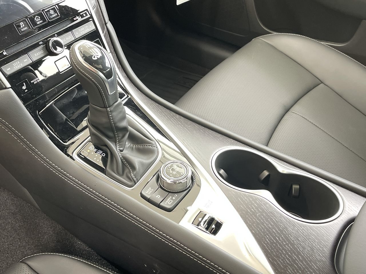 Used 2022 Midnight Black Pearl INFINITI Sport Tech image 20