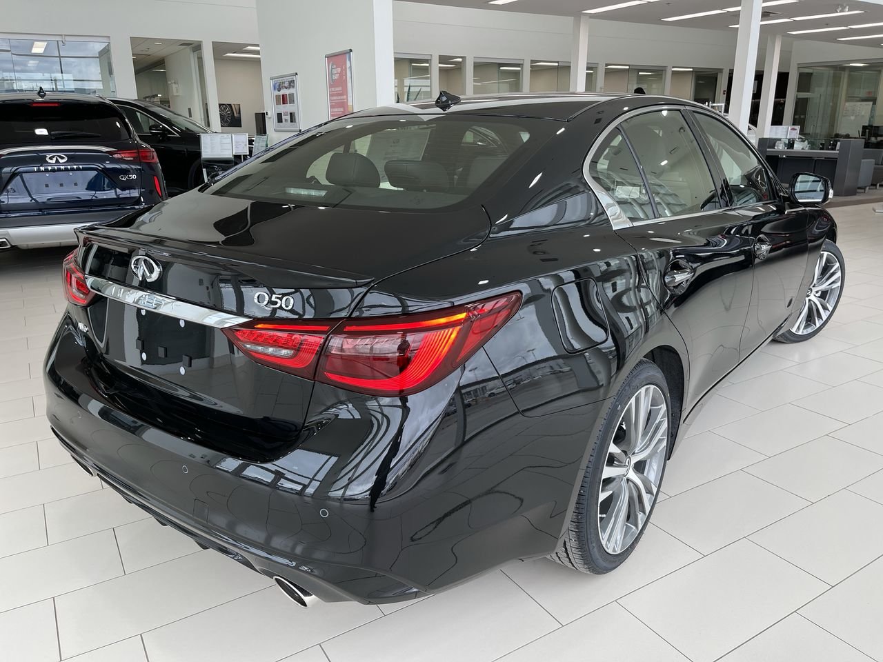 Used 2022 Midnight Black Pearl INFINITI Sport Tech image 6
