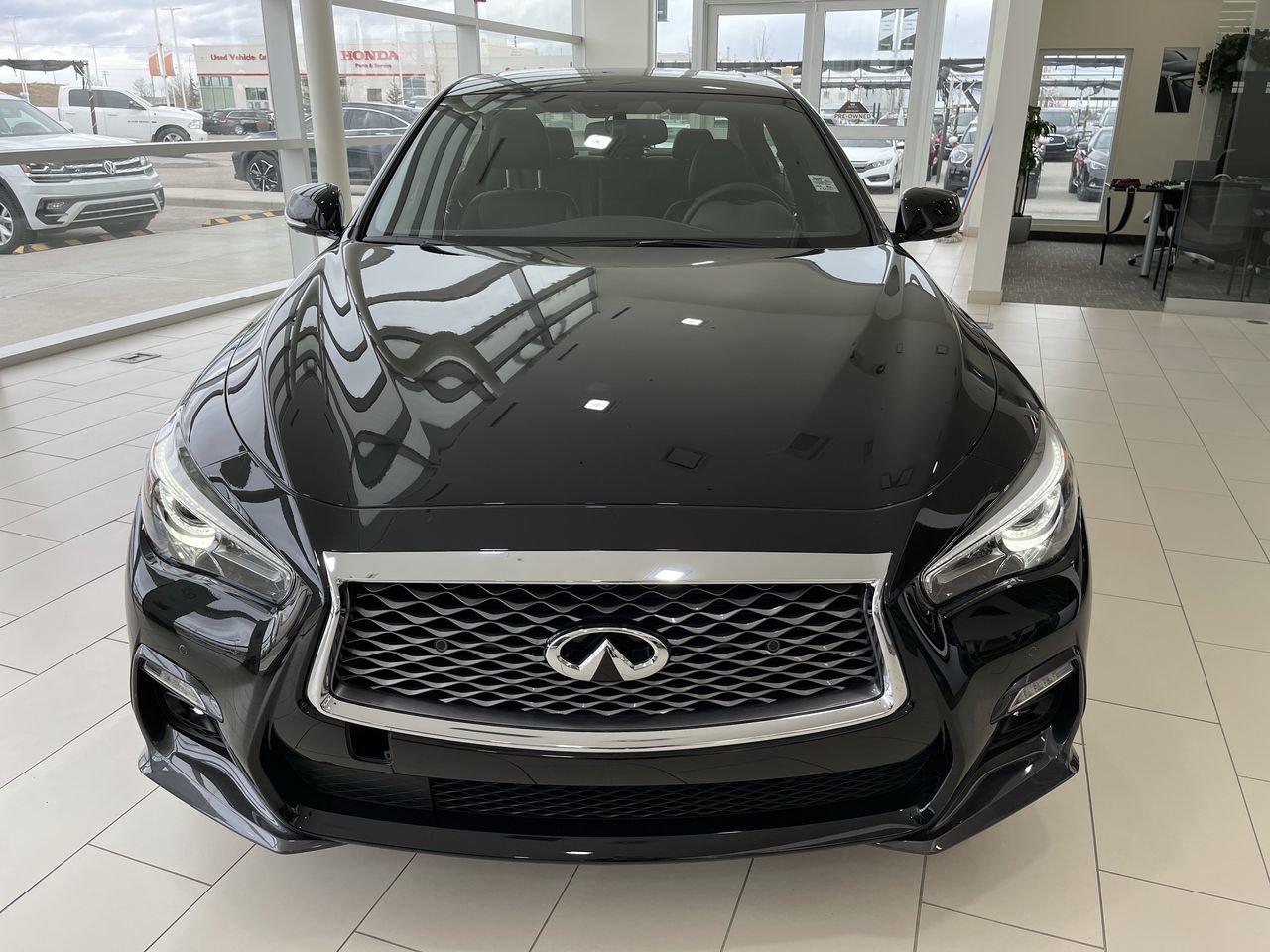 Used 2022 Midnight Black Pearl INFINITI Sport Tech image 9