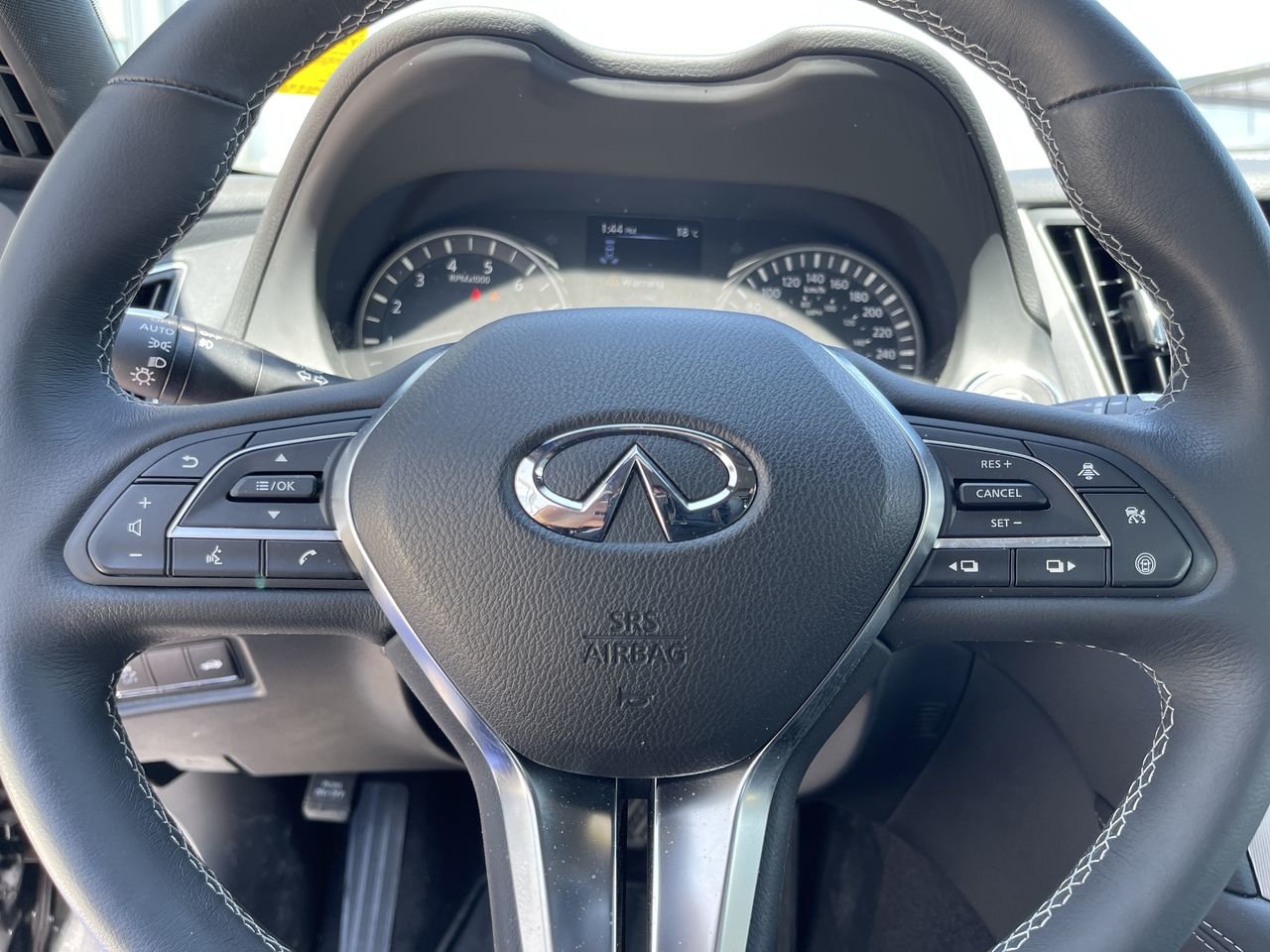 Used 2021 Midnight Black Pearl INFINITI 3.0T Luxe AWD image 22