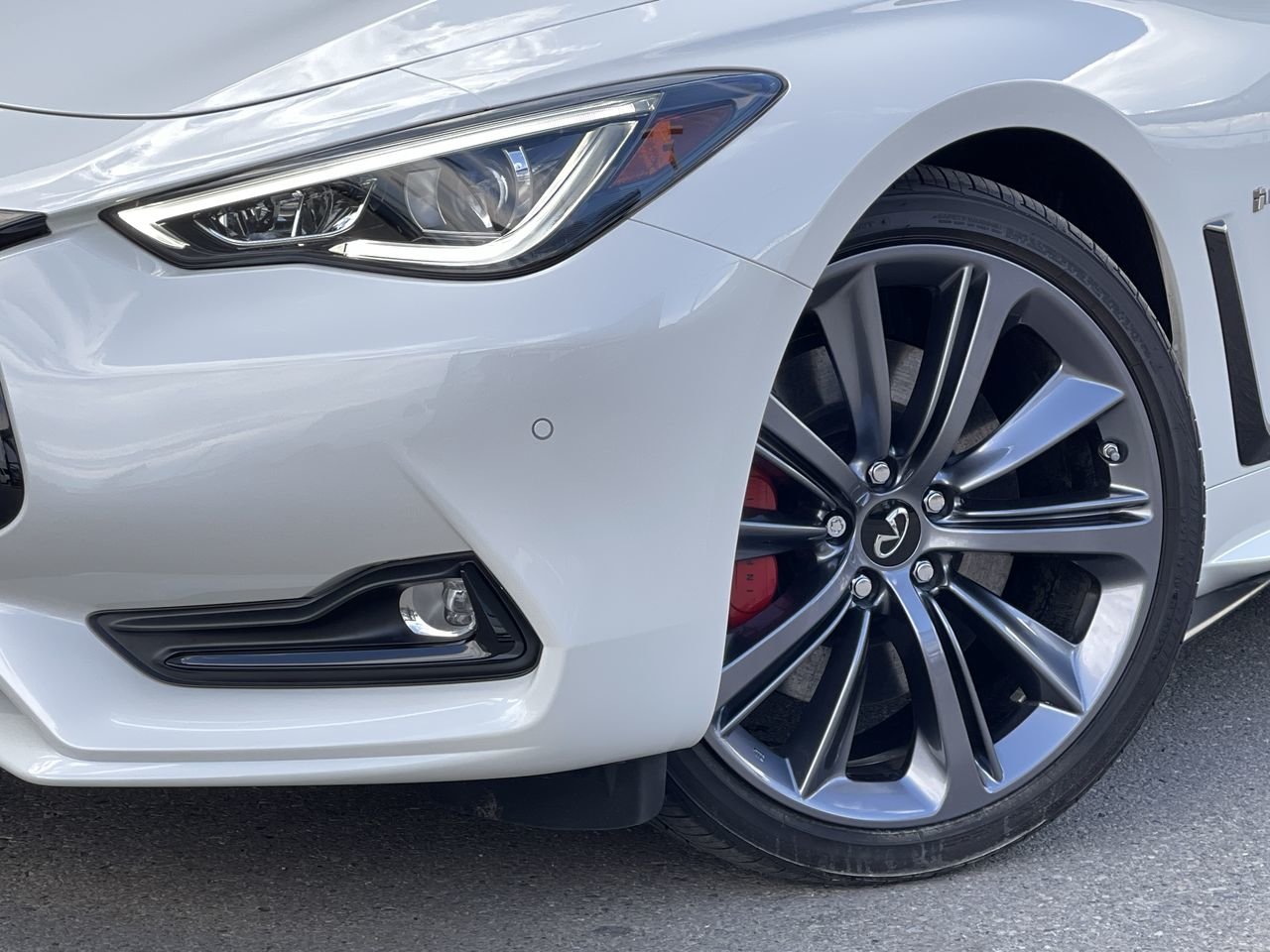 Used 2022 Majestic White Pearl INFINITI 3.0T Red Sport I-Line ProACTIVE image 18