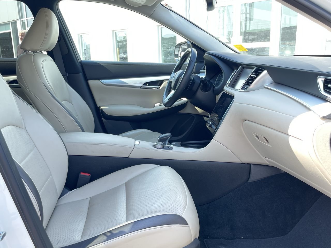 Used 2019 Majestic White Pearl INFINITI 2.0T Essential AWD image 33