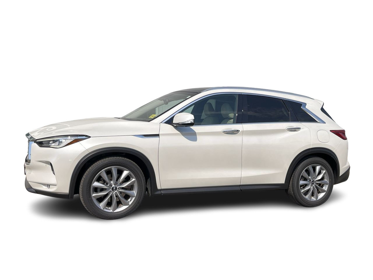 Used 2019 Majestic White Pearl INFINITI 2.0T Essential AWD image 4