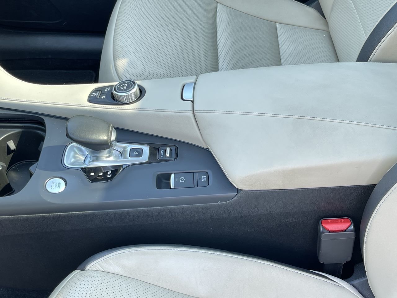 Used 2019 Majestic White Pearl INFINITI 2.0T Essential AWD image 29
