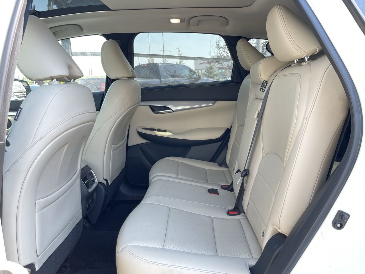 Used 2019 Majestic White Pearl INFINITI 2.0T Essential AWD image 31