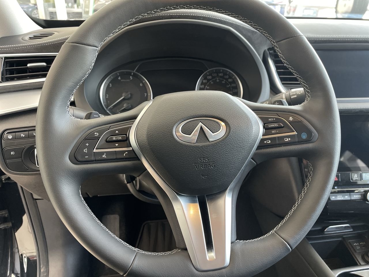 Used 2022 Black Obsidian INFINITI SENSORY AWD image 22