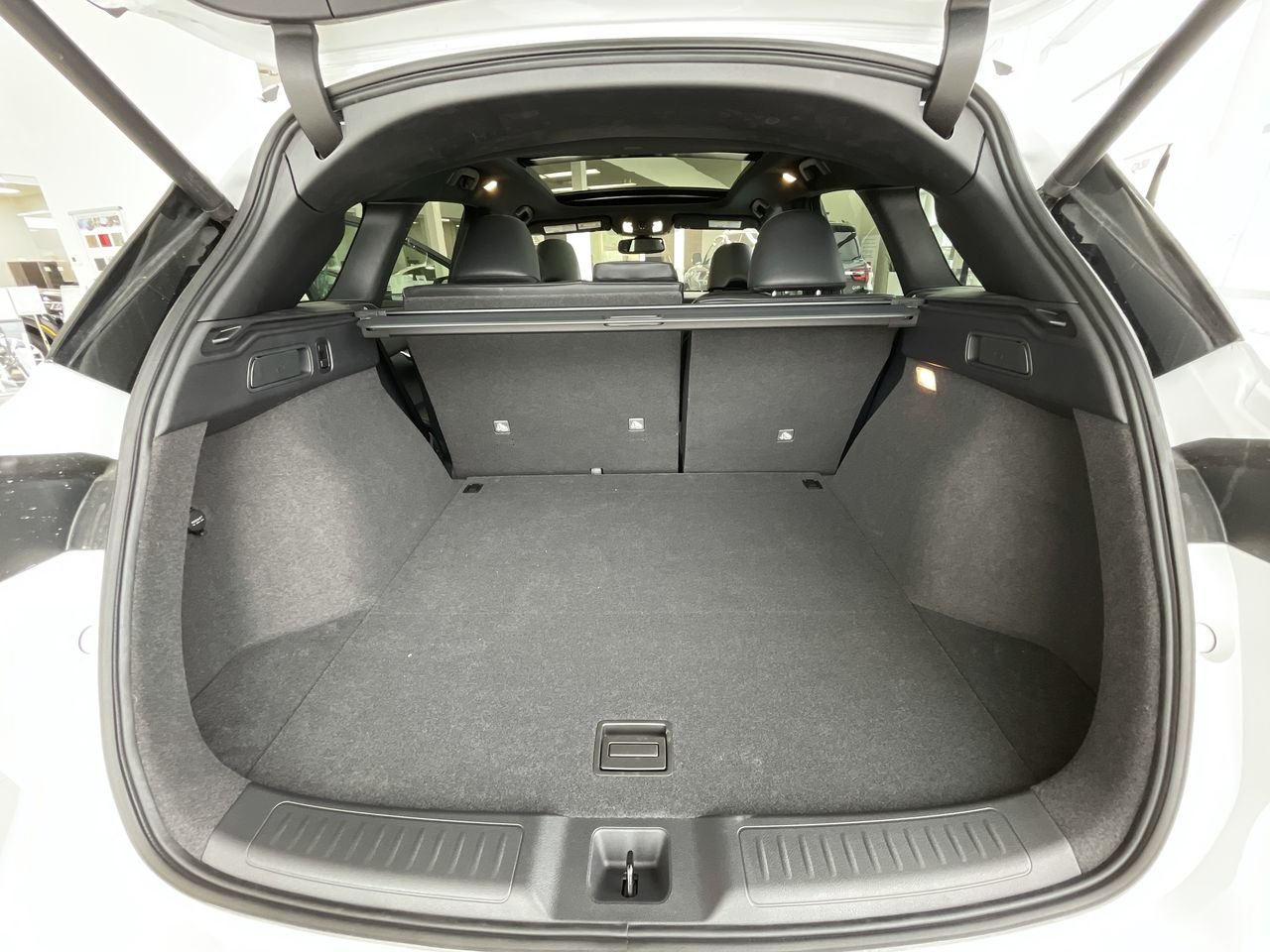 Used 2022 Majestic White Pearl INFINITI LUXE I-LINE AWD image 23