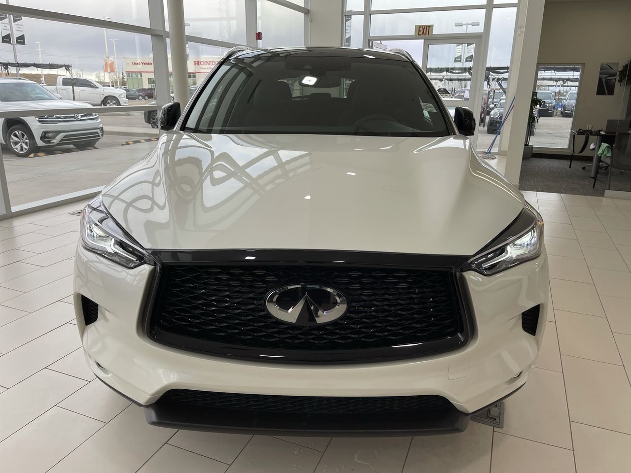 Used 2022 Majestic White Pearl INFINITI LUXE I-LINE AWD image 9