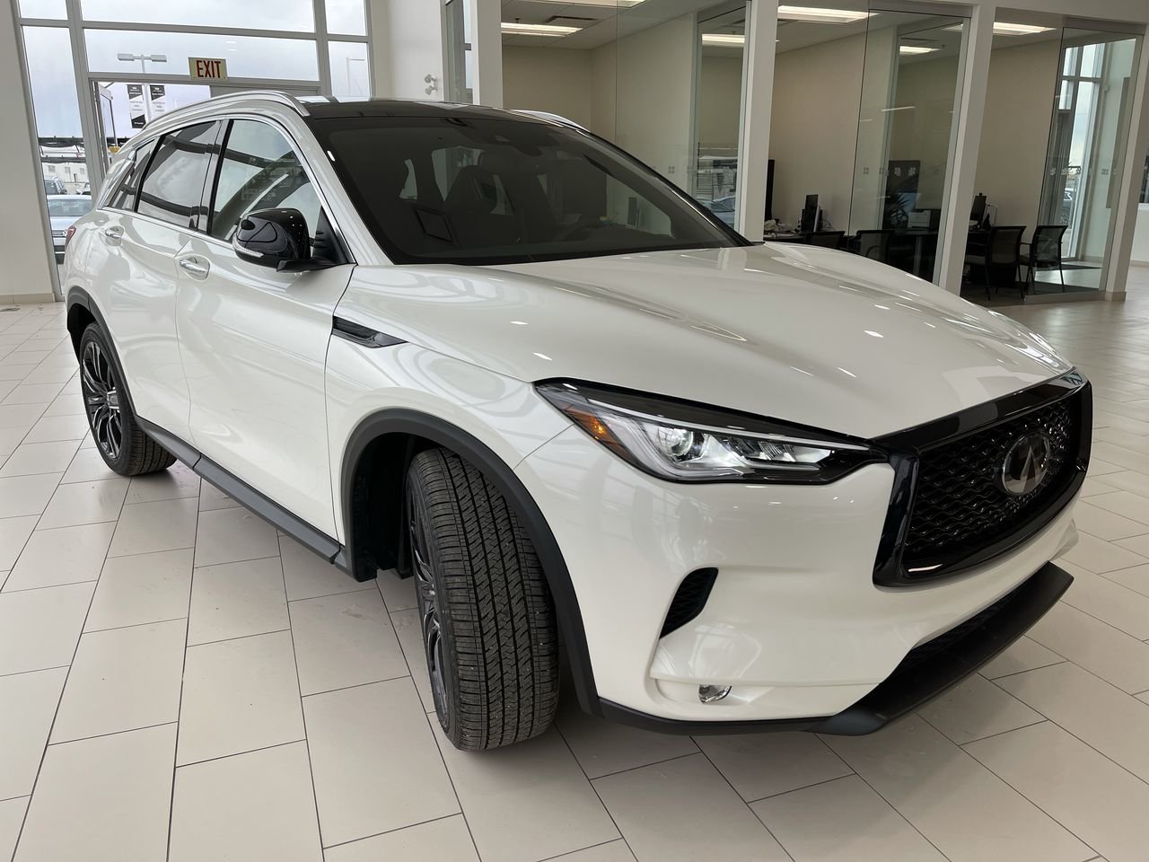 Used 2022 Majestic White Pearl INFINITI LUXE I-LINE AWD image 8