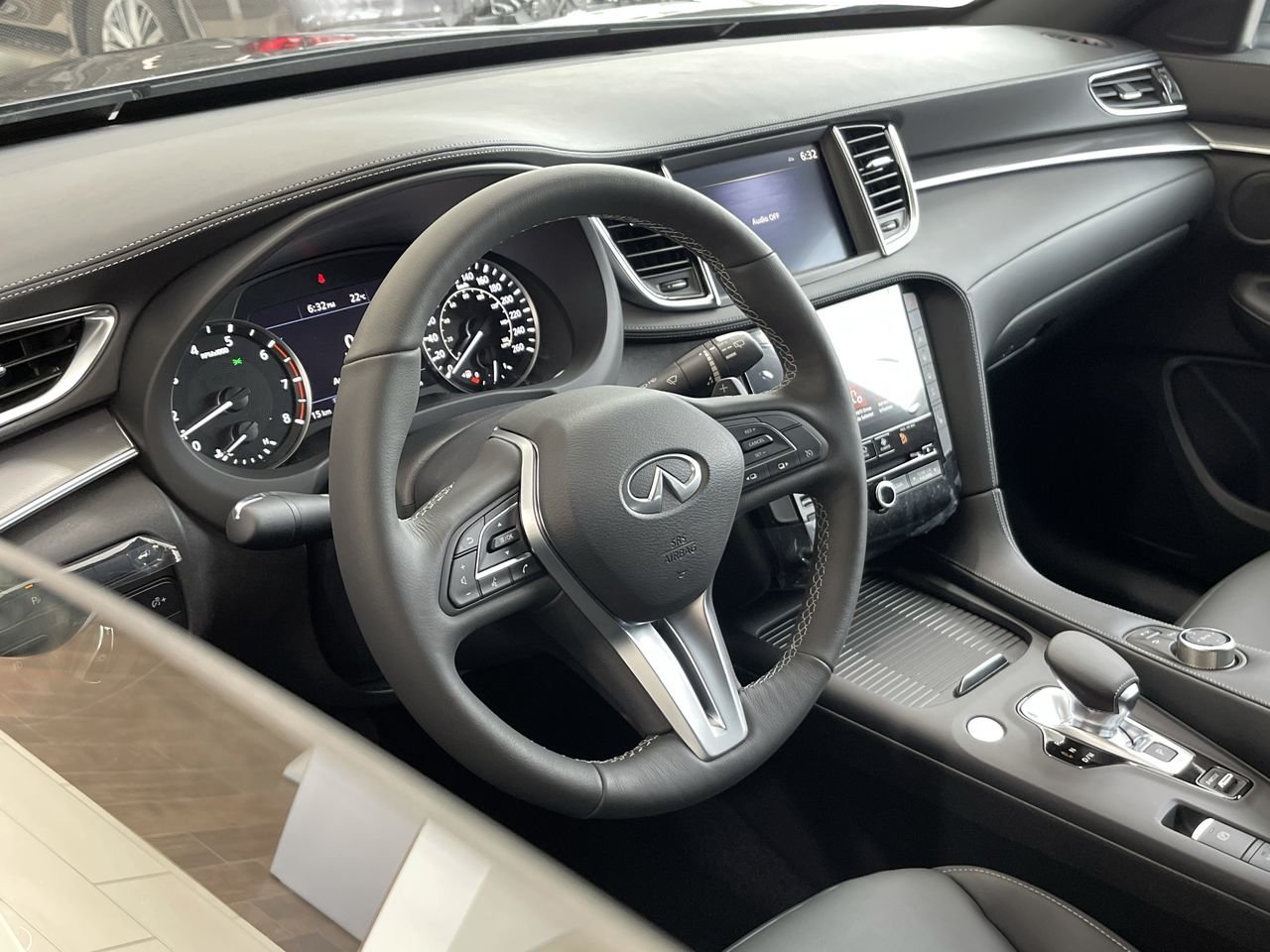 New 2022 Hermosa Blue Pearl INFINITI LUXE image 14