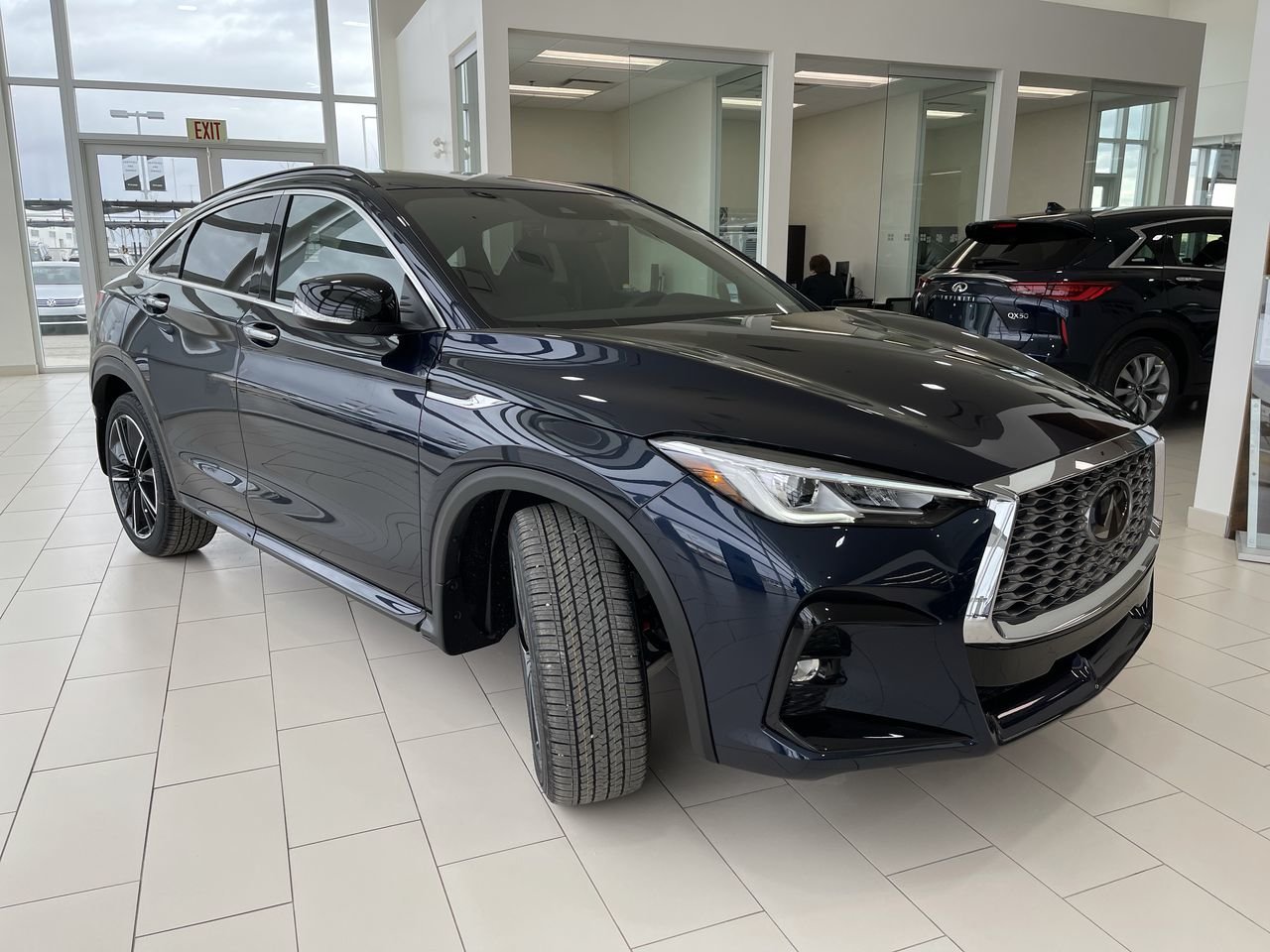 New 2022 Hermosa Blue Pearl INFINITI LUXE image 7
